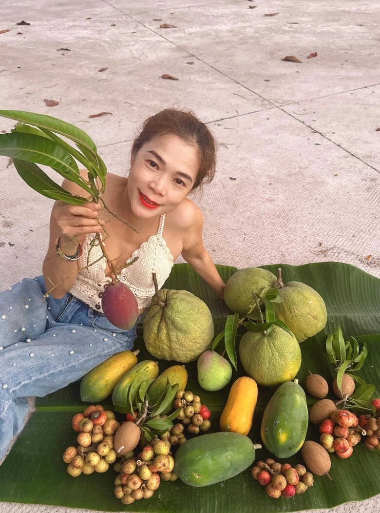 mỹ nhân ngư của showbiz việt sở hữu khu vườn 10000m2 giờ chẳng màng hư danh chỉ thích ngồi nhổ cỏ ươm cây - 12