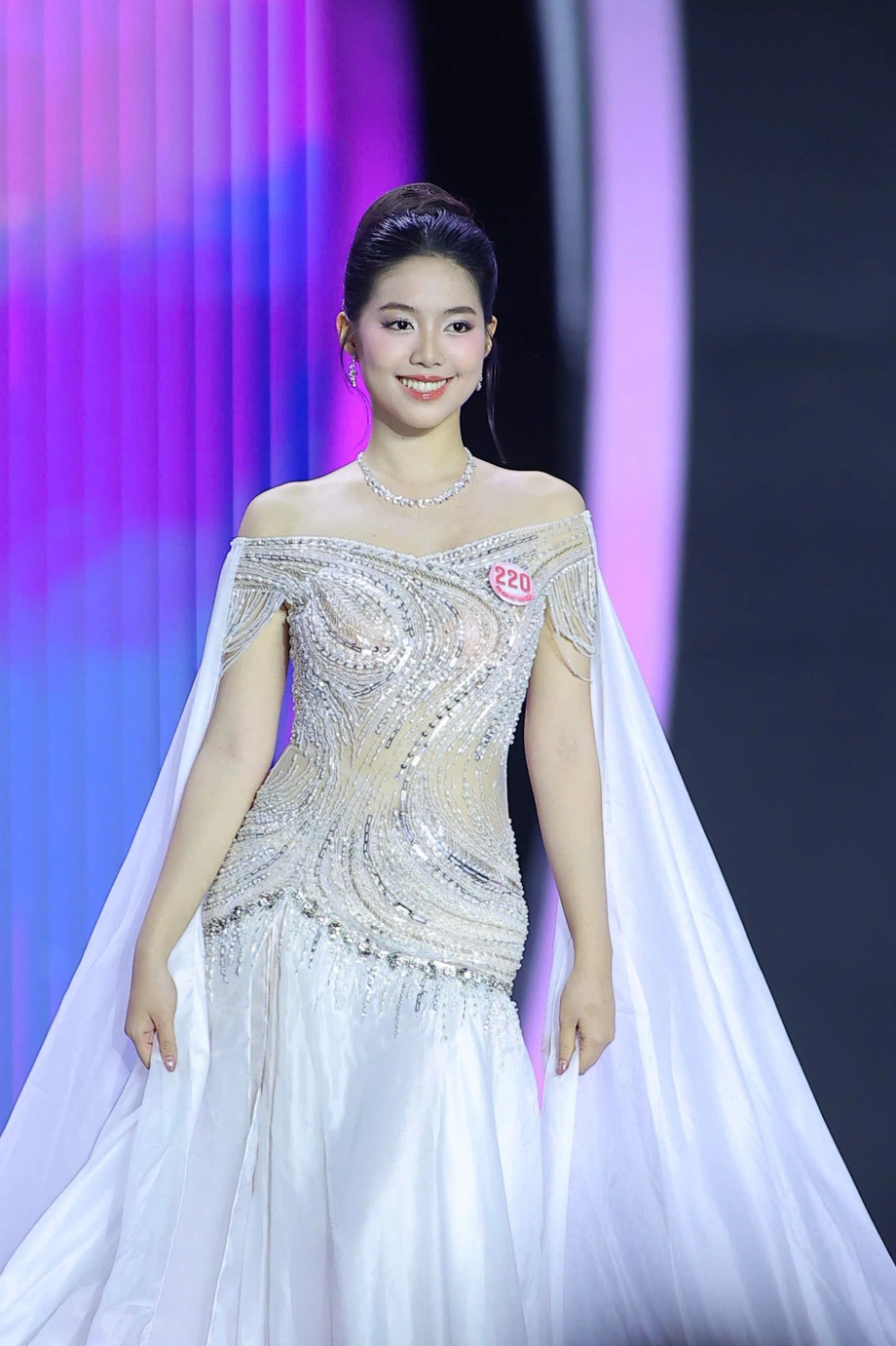 Mỹ nhân phú yên vừa đăng quang hoa hậu việt nam body nóng bỏng nhan sắc đời thường xinh như thiên thần - 11