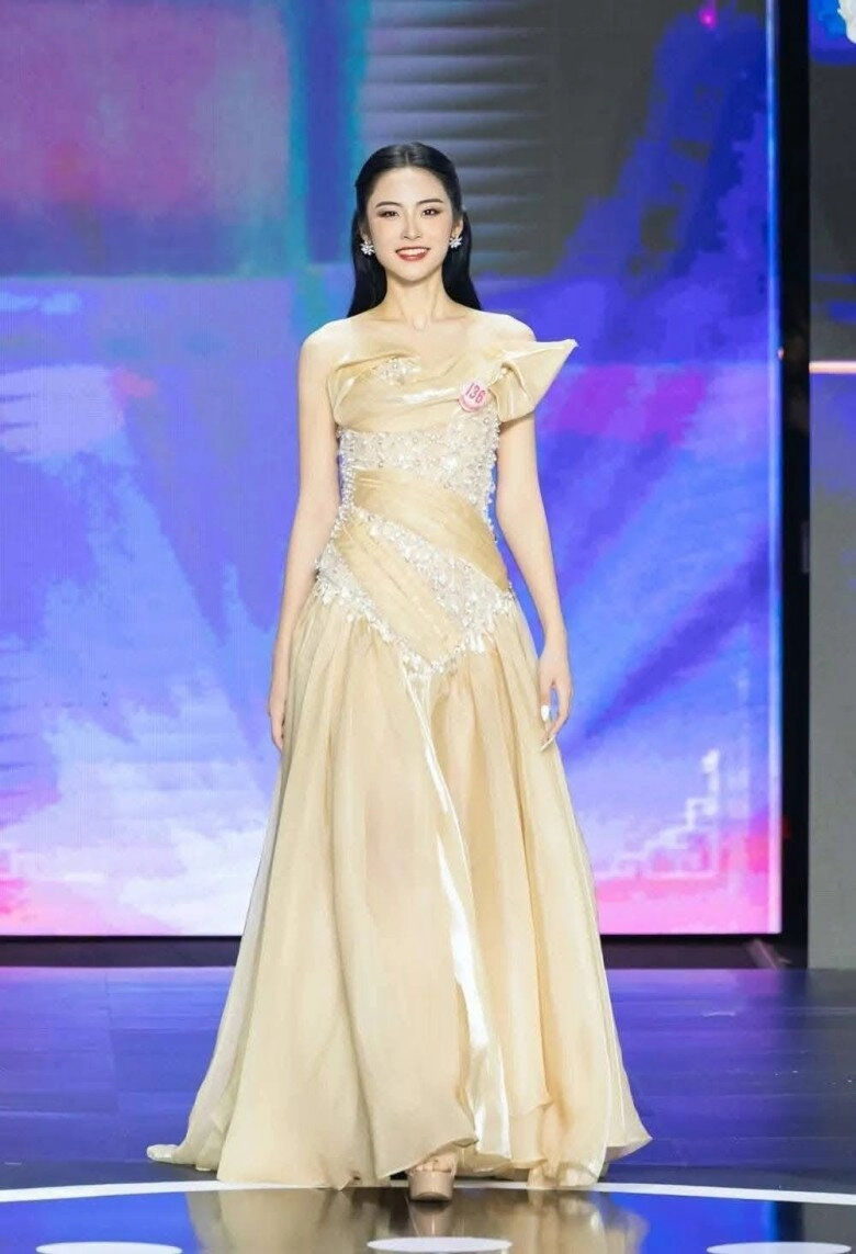 Mỹ nhân phú yên vừa đăng quang hoa hậu việt nam body nóng bỏng nhan sắc đời thường xinh như thiên thần - 12