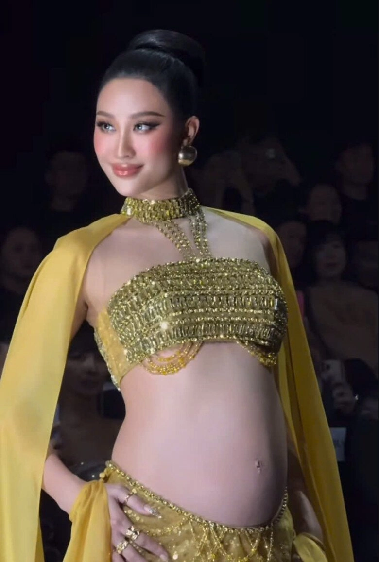 Mỹ nhân từng 5 lần thi hoa hậu bất ngờ thông báo tin vui ở sự kiện phong cách vẫn nóng bỏng bất chấp - 3