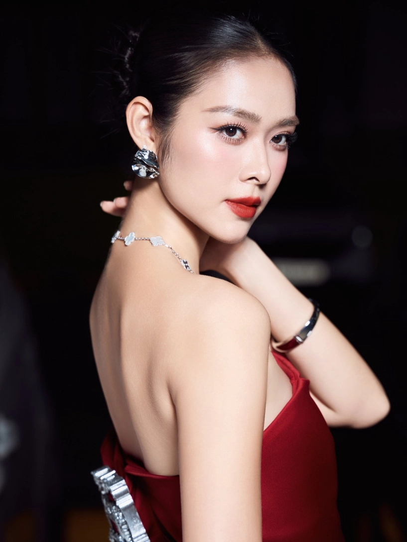 Mỹ nhân việt được khen xinh như baifern pimchanok đón tuổi mới rạng ngời - 8
