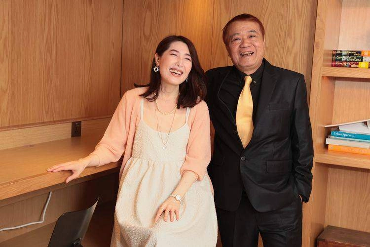 mỹ nhân vòng 1 đẹp nhất châu á yêu đại gia nhật 25 năm không cưới giờ làm bà chủ tiệm mì - 5
