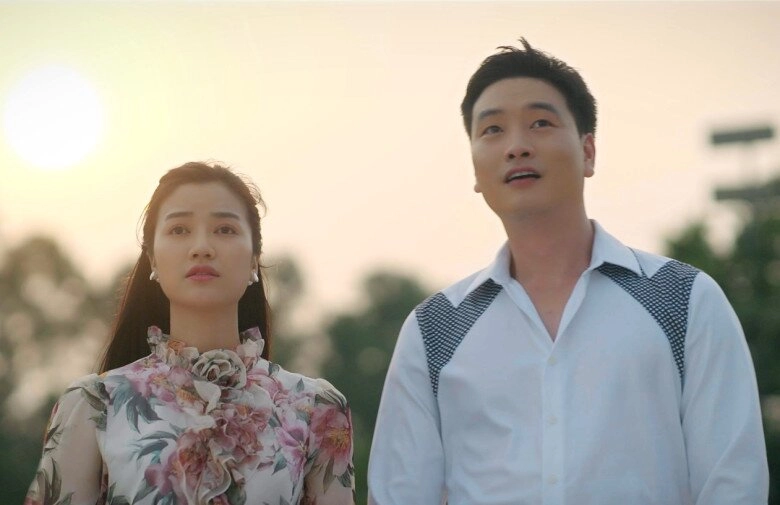 Mỹ nhân vtv nhận bó hoa đầu tiên từ chồng sau 5 năm yêu được đẩy thuyền từ đình tú tới trọng lân - 2
