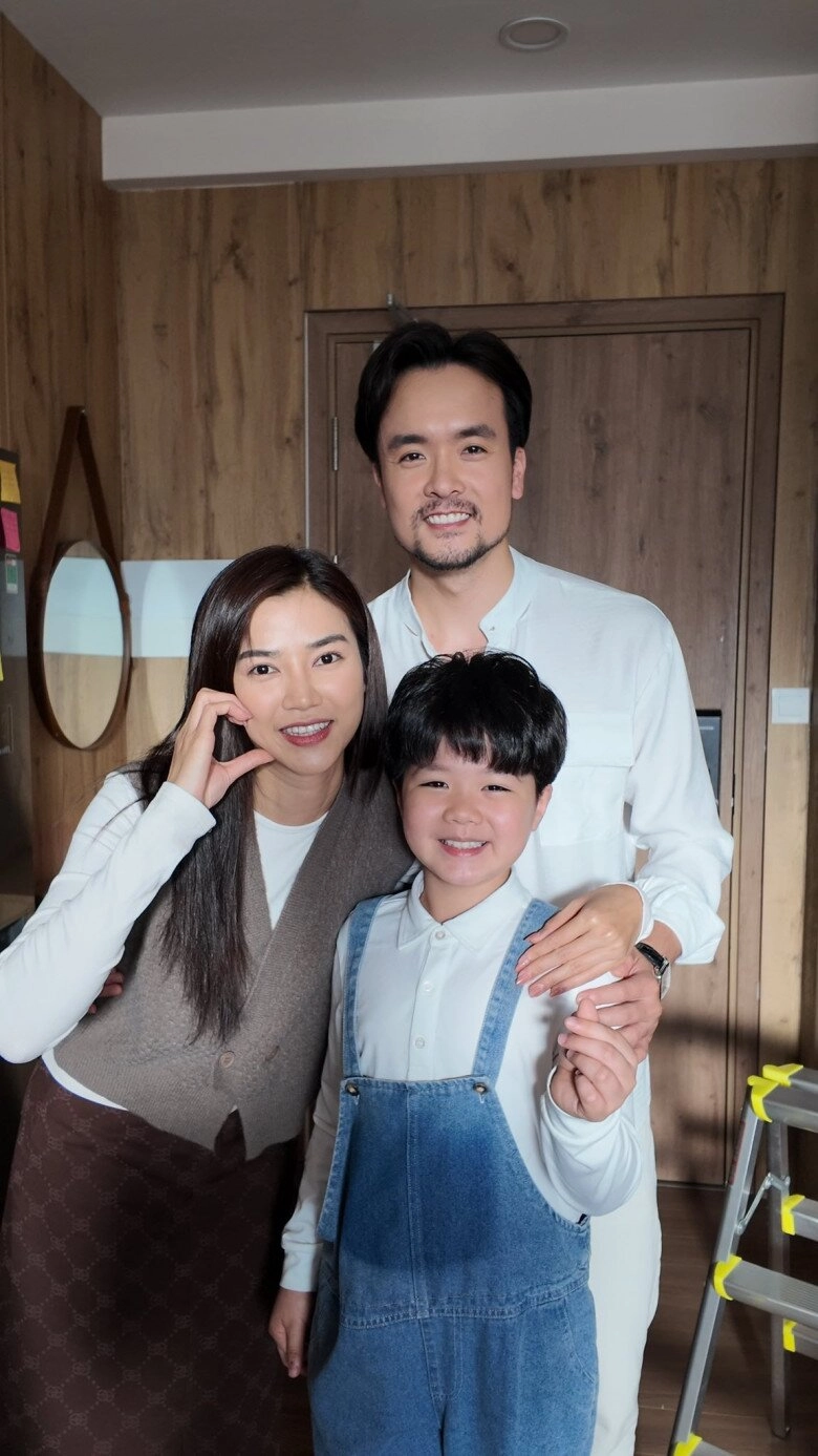 Mỹ nhân vtv nhận bó hoa đầu tiên từ chồng sau 5 năm yêu được đẩy thuyền từ đình tú tới trọng lân - 10