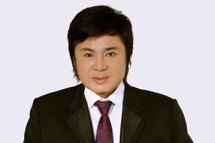 Nam nsưt bán vườn 12 tỷ qua mỹ nuôi vịt về việt nam cầm xấp tiền usd cho cháu dâu - 4