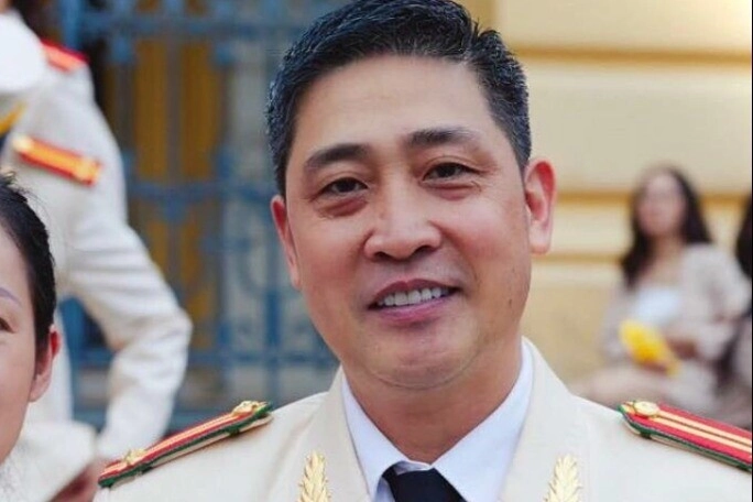Nam nsưt mang quân hàm đại tá từng làm thợ xây nay có hôn nhân viên mãn bên vợ là nsnd - 1