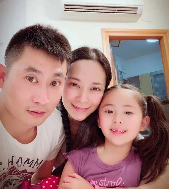 Nàng hậu bị mỉa mai rẻ tiền chỉ vì gói bánh dứa có sở thích yêu chồng người khác - 11