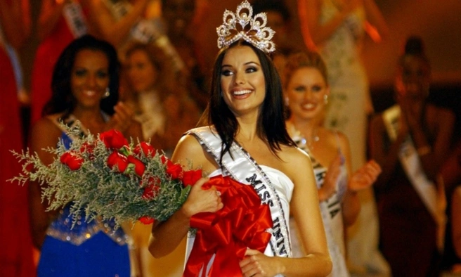 Nàng hậu bị miss universe thẳng tay tước vương miện có nhiệm kỳ ngắn nhất lịch sử là huyền thoại nhan sắc khó thay thế - 4