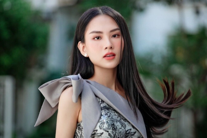 Nàng hậu việt đăng quang 1 tháng liền bán vương miện 3 tỷ đồng từng làm gia sư cho con trai lệ quyên là ai - 1