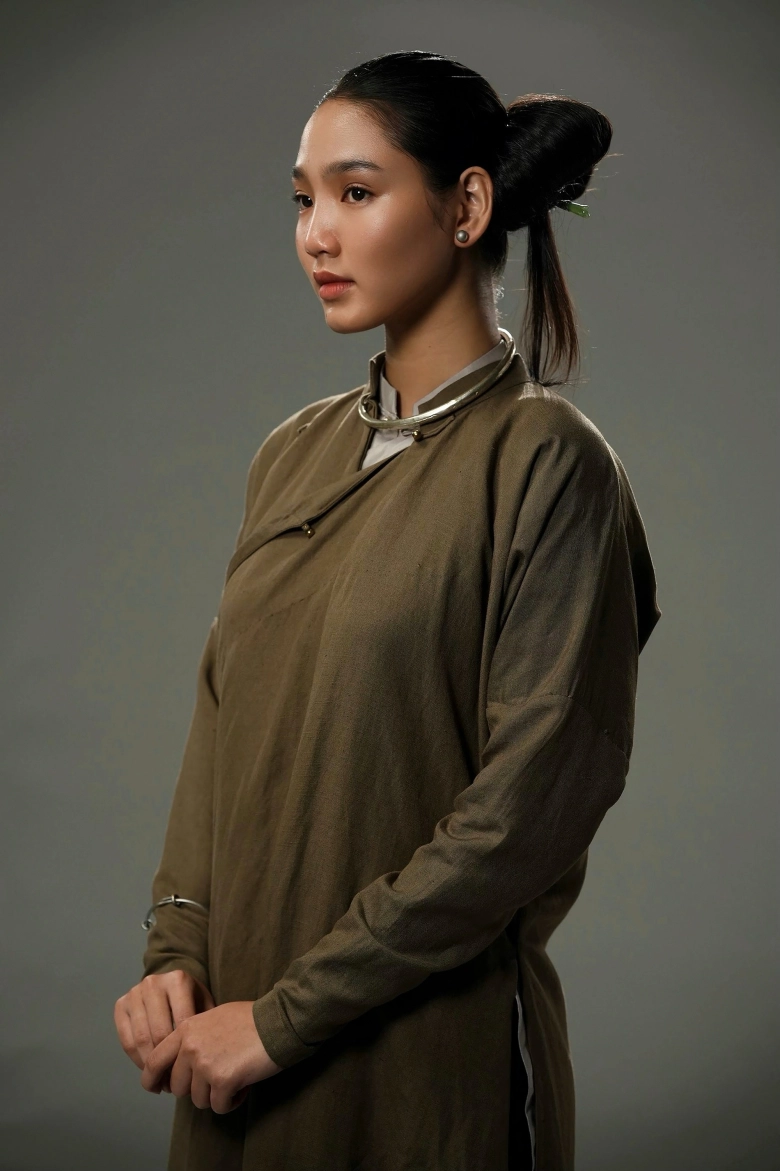 nàng thơ sinh năm 2008 của victor vũ 11 tuổi làm đại sứ áo dài vn nhan sắc trong veo được săn đón ngay ở trường - 7