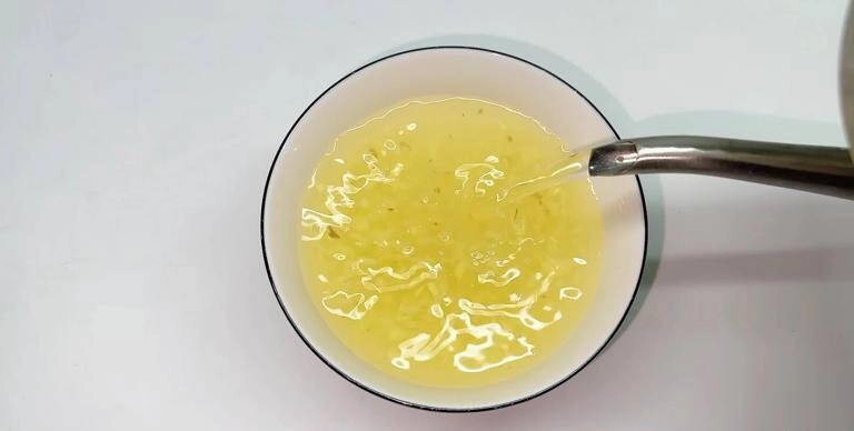 Ngâm gừng trong giấm trắng sẽ giải quyết được nhiều rắc rối trong nhà vừa tiết kiệm vừa thiết thực - 2