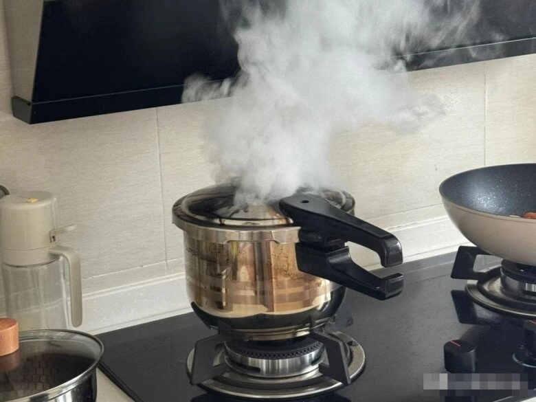Ngày càng có nhiều người bỏ dùng nồi áp suất thiết bị thay thế này tiện lợi và an toàn hơn nhiều - 2