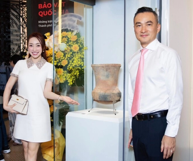 Nghệ sĩ việt sưu tầm đổ cổ cực hiếm chi bảo giữ bảo vật quốc gia nsnd kim cương sở hữu bức tượng 200 năm tuổi - 1