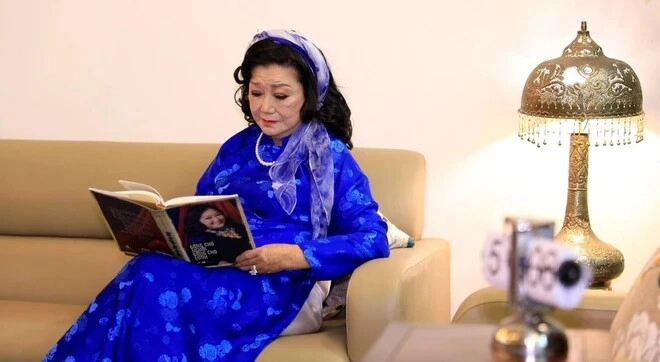 Nghệ sĩ việt sưu tầm đổ cổ cực hiếm chi bảo giữ bảo vật quốc gia nsnd kim cương sở hữu bức tượng 200 năm tuổi - 8