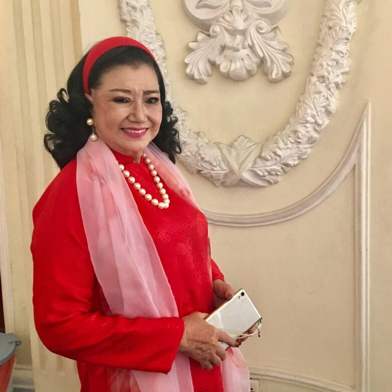 Nghệ sĩ việt sưu tầm đổ cổ cực hiếm chi bảo giữ bảo vật quốc gia nsnd kim cương sở hữu bức tượng 200 năm tuổi - 12