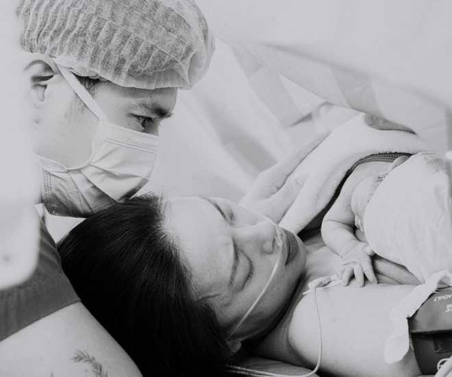 Ngô thanh vân sinh con đầu lòng với chồng trẻ huy trần ở tuổi u50 vỡ òa khoảnh khắc da kề da với ái nữ - 1