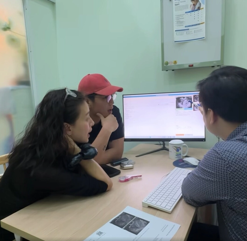 Ngô thanh vân từng tuyệt vọng vì khó làm mẹ nhiều lần bật khóc khi cùng chồng trẻ huy trần đi tìm con - 5