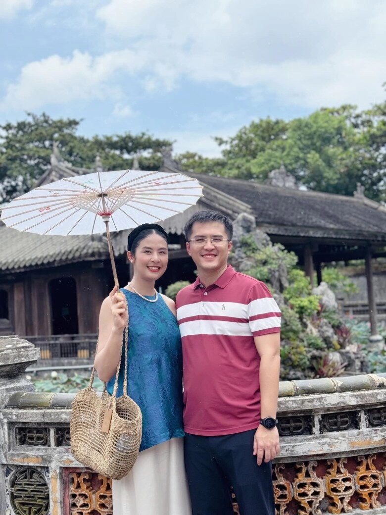 Ngọc hân và chồng lo lắng vì siêu âm thấy thai nhi đầu to hơn mức trung bình mẹ ruột đi theo chăm sóc từng chút một - 5