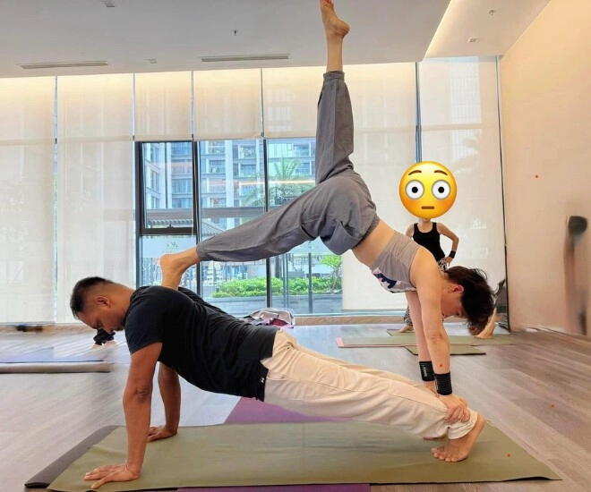 Ngọc huyền khoe dáng người cực dẻo như diễn xiếc ở tuổi nghỉ hưu con trai chí trung phải bái phục mẫu hậu - 1