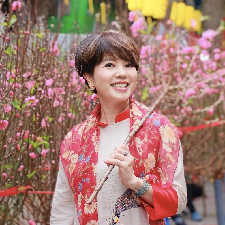 Ngọc huyền khoe dáng người cực dẻo như diễn xiếc ở tuổi nghỉ hưu con trai chí trung phải bái phục mẫu hậu - 9