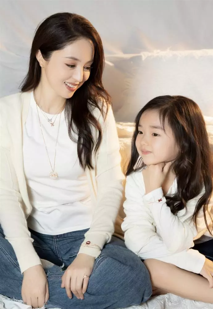 ngọc nữ showbiz sắp ly hôn vì chồng trẻ không trả nổi hoá đơn 7 triệu chấp nhận làm mẹ đơn thân - 4