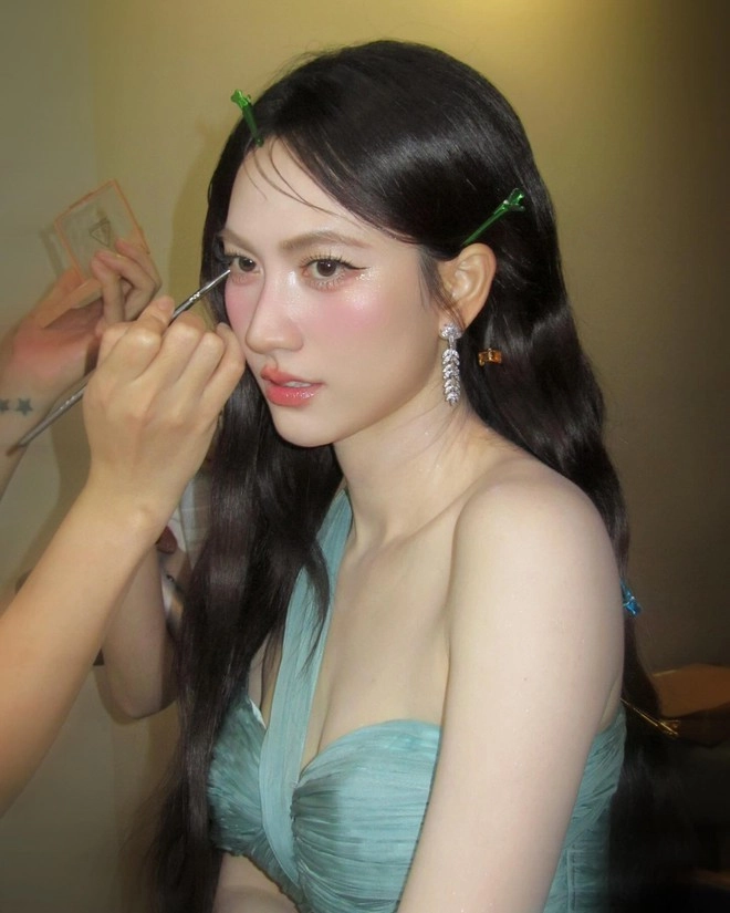 ngọc nữ trăm tỷ phương anh đào lộ rõ visual phi giới tính - 3