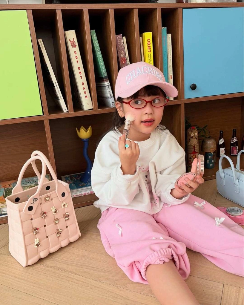 Ngọc trinh thuê người về biệt thự 60 tỷ chơi với con gái ái nữ 6 tuổi mong mẹ sớm sinh thêm em - 9