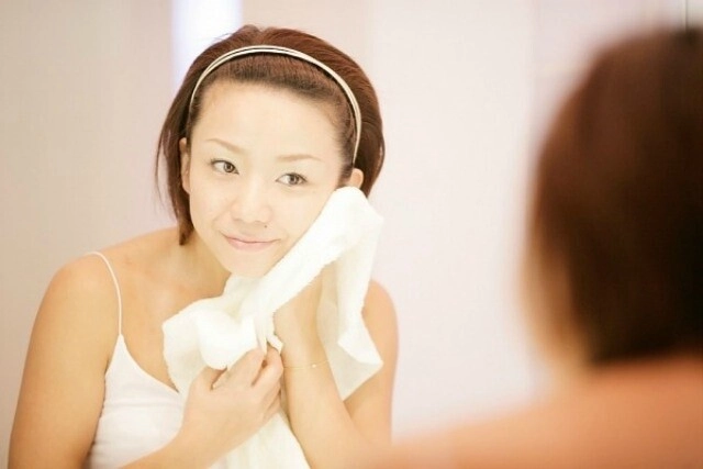 Ngồi trong văn phòng da vẫn sạm như thường chị em công sở nằm lòng 5 điều quan trọng để bảo vệ da - 7