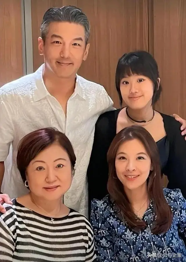 Người đẹp ra đi tay trắng chỉ cần nuôi con kết quả viên mãn bên hồng hài nhi kém 9 tuổi chồng cũ quá ê chề - 8