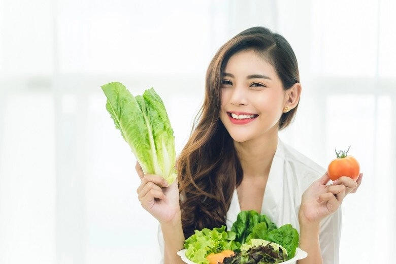 người đẹp tây đô việt trinh sống trong nhà vườn 3000m2 nhưng ăn cơm đạm bạc toàn rau để trẻ mãi không già - 16