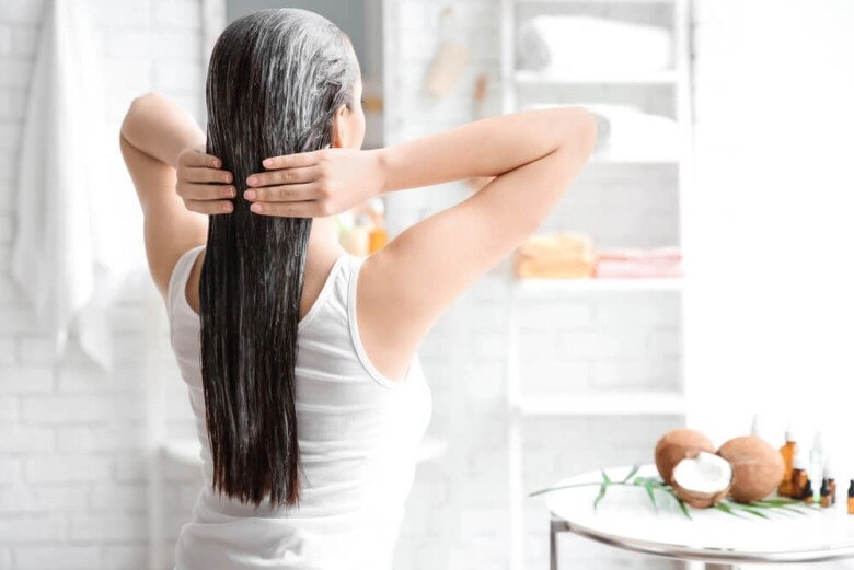 Người phụ nữ nhật 63 tuổi vẫn đẹp đầy sức sống có mái tóc bạc trắng nhưng bóng khỏe nhờ không níu kéo tuổi tác - 5