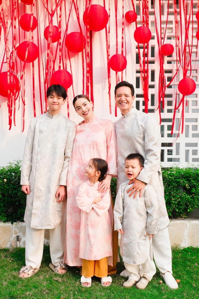 Nhà hồ ngọc hà nghỉ lễ kiểu mỗi người 1 nơi lisa leon và mẹ lên núi subeo đánh lẻ cùng kim lý ở nước ngoài - 10