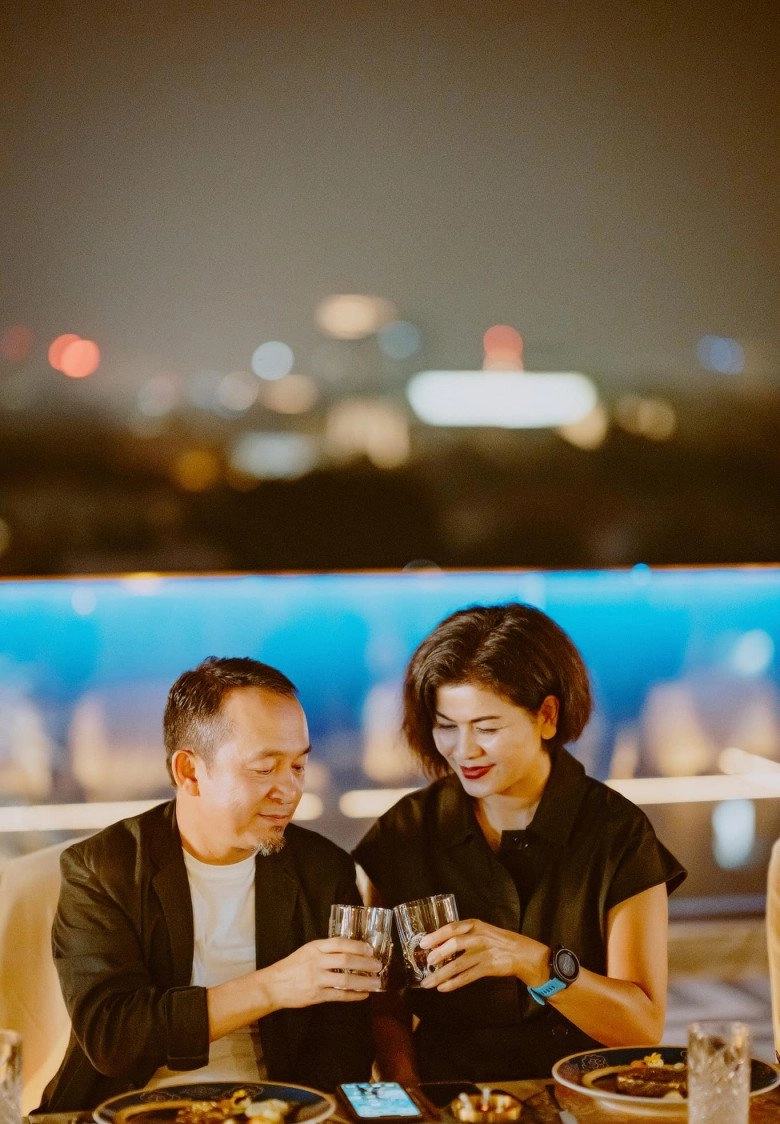 Nhạc sĩ quốc trung tung loạt ảnh tình tứ bên bạn gái chồng bác sĩ của diva thanh lam nhắn nhủ chúc mừng - 10