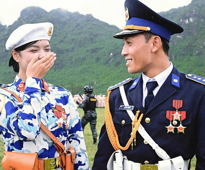 Nhan sắc cực phẩm của cặp đôi được tổ quốc se duyên hot nhất mxh visual cực phẩm tựa bước ra từ phim - 1