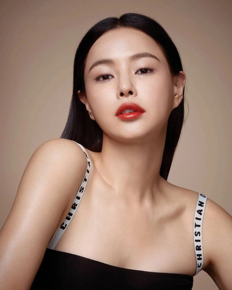 Nhan sắc cựu hoa hậu bị phạt thuế gần 100 tỷ đồng gấp đôi song hye kyo suýt phải bỏ con ở tuổi 40 - 5