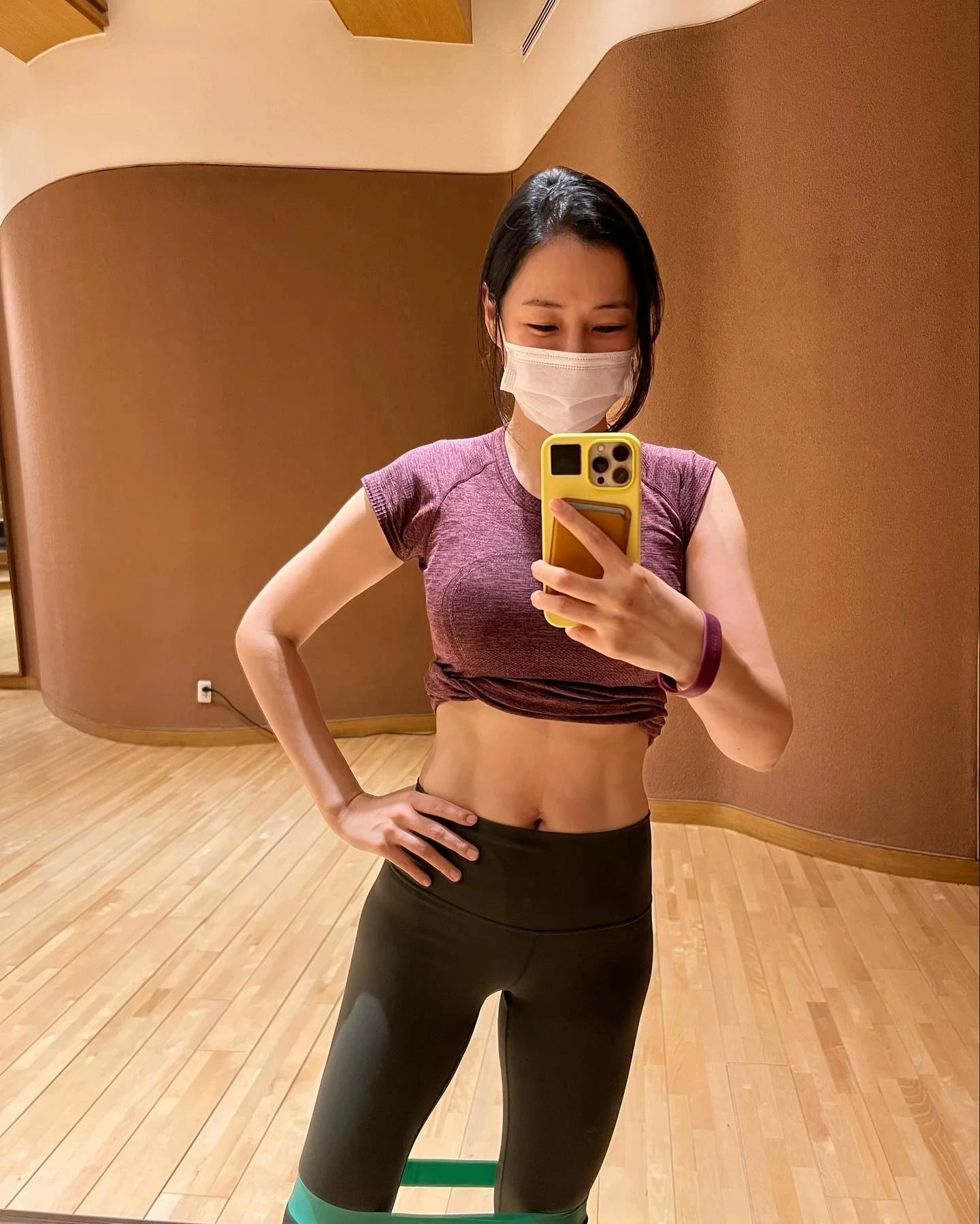Nhan sắc cựu hoa hậu bị phạt thuế gần 100 tỷ đồng gấp đôi song hye kyo suýt phải bỏ con ở tuổi 40 - 16
