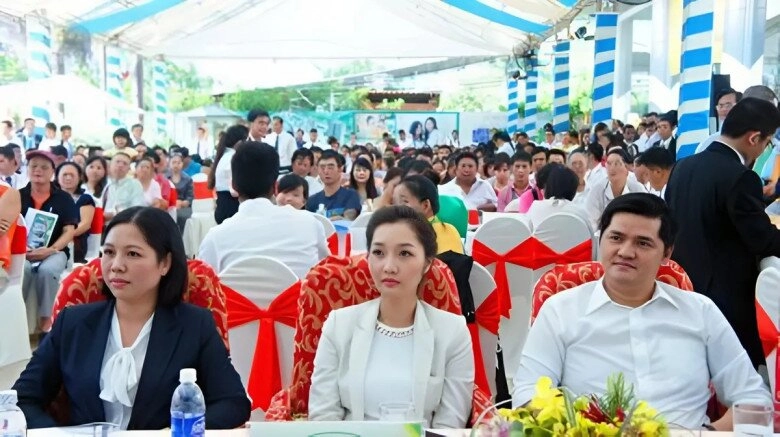 Nhan sắc dàn ái nữ kín tiếng của đại gia việt có con gái của hoa hậu việt độc nhất vô nhị xinh như hoa như ngọc - 7