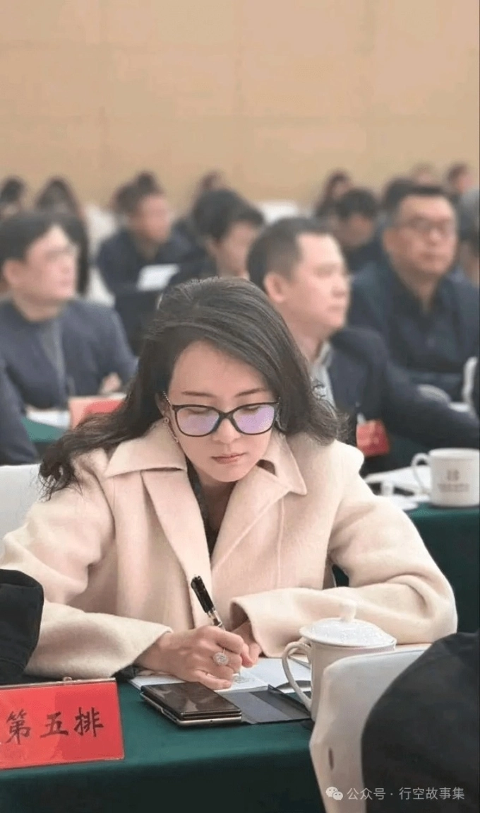 Nhan sắc ít son phấn của chương tử di ở tuổi 46 - 1