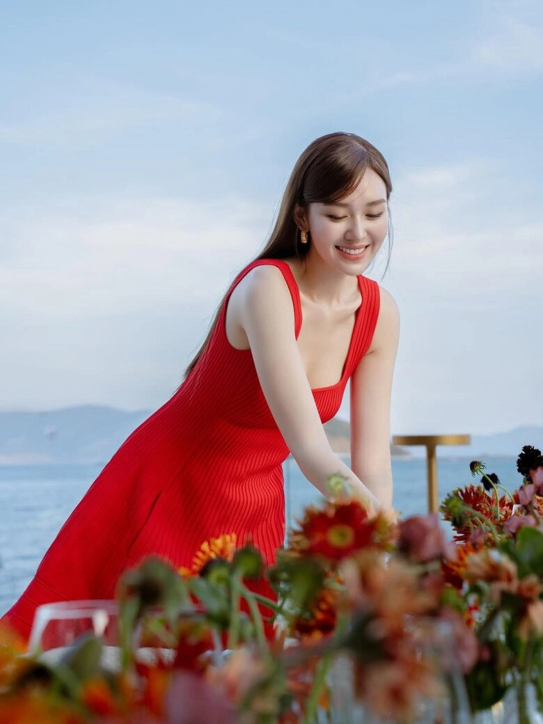 Nhan sắc mịn màng như sương của á hậu tường san gây thương nhớ - 6