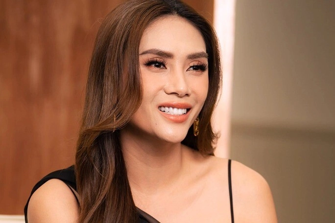 Nhan sắc nàng hậu bắn tiếng anh như gió vẫn không chạm tay được chiếc vương miện - 1