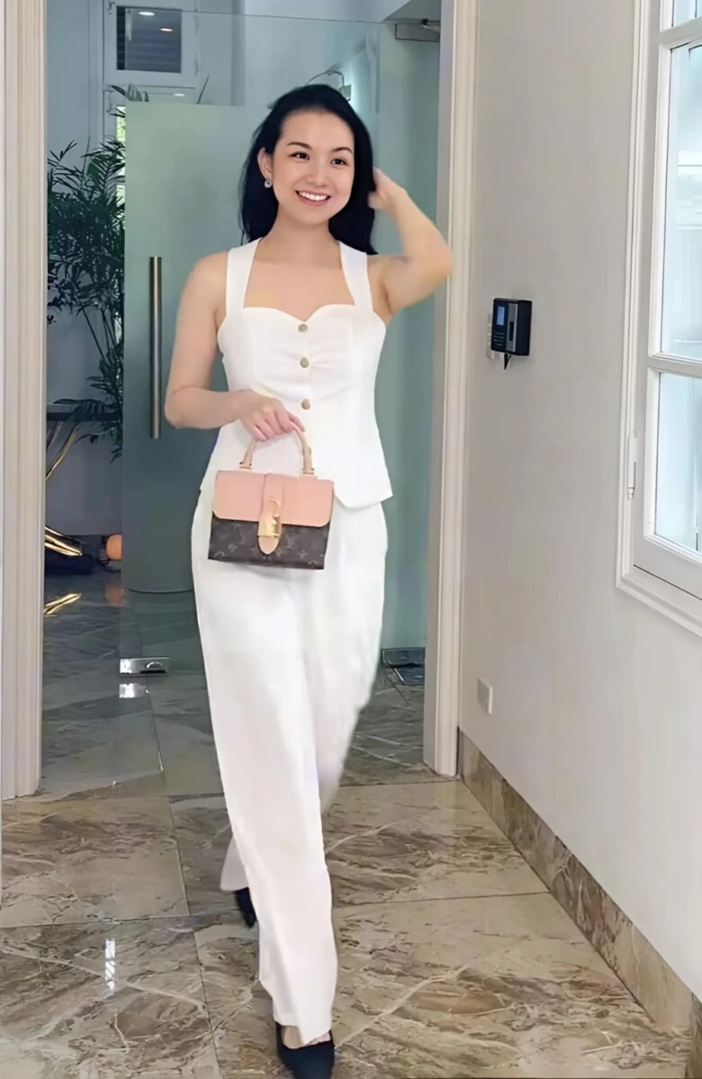 Nhan sắc những nàng hậu không theo công thức chân dài - đại gia có cả hoa hậu gia thế khủng lấy chồng bình dân - 13
