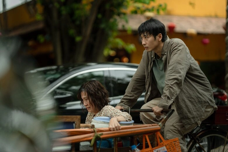 Nhan sắc phiên bản trẻ của hồng đào là nữ sinh việt được trao giải 100 triệu đồng ở úc - 2