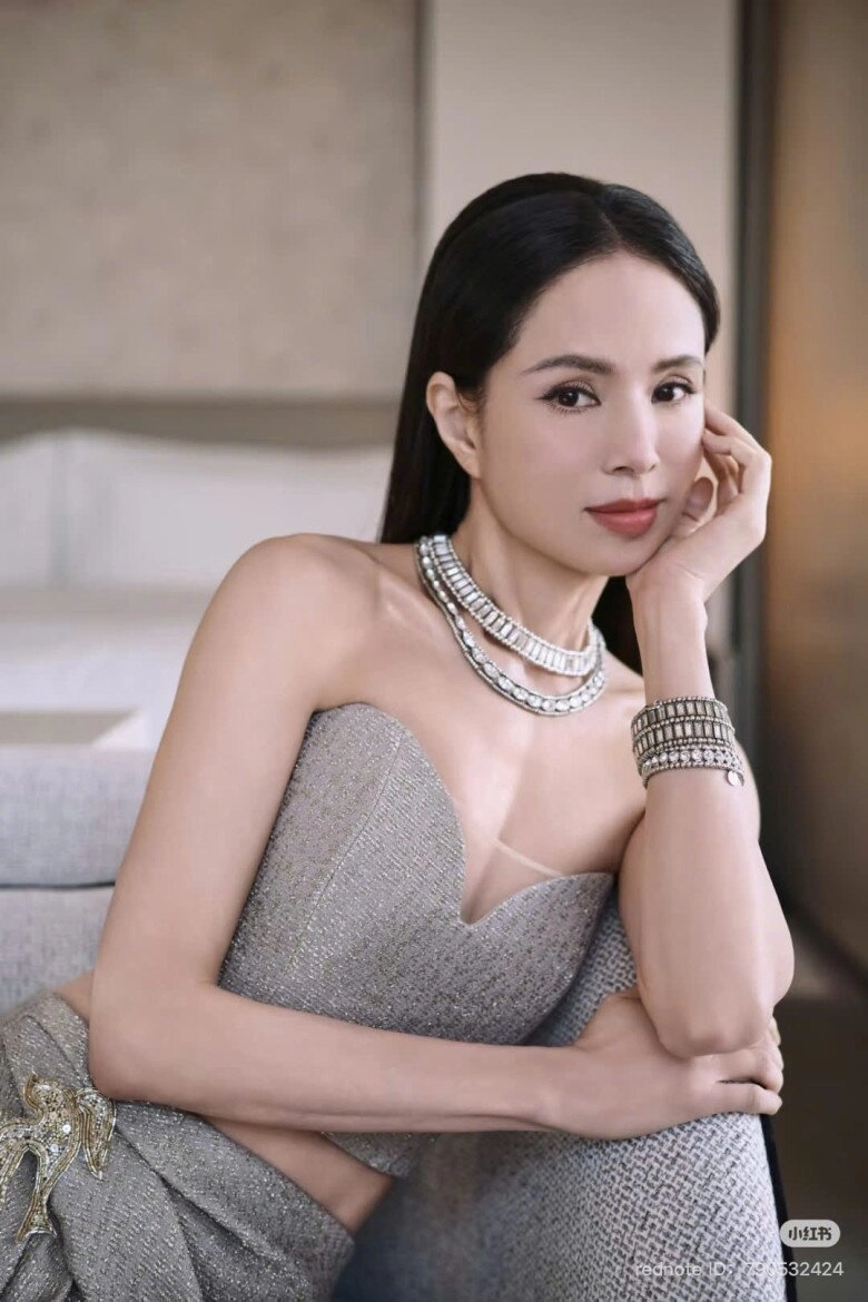 Nhan sắc tiểu long nữ kinh điển nhất màn ảnh sau 30 năm làm dân tình xôn xao kẻ chê bai người lại khen nức nở - 15