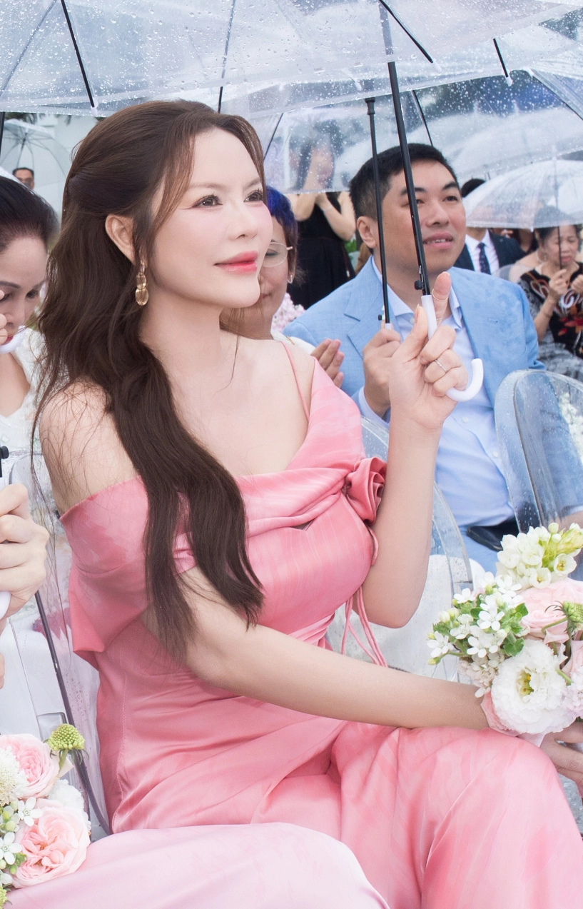 Nhan sắc vị khách mời muốn giật hoa cưới của hồ quỳnh hương lên truyền hình nước ngoài vẫn đẹp phát sáng - 1