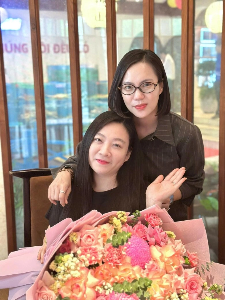 Nhan sắc vợ từng thi hoa hậu của thiên lôi xấu nhất táo quân 3 con được khen đẹp nhờ gen mẹ - 10