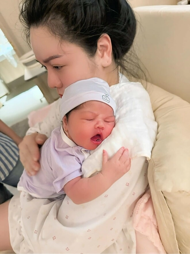 Nhật kim anh kể nguồn gốc tiệc đầy tháng con toàn vàng tiểu công chúa gần 2 tháng đã có 2 tủ đồ riêng - 13