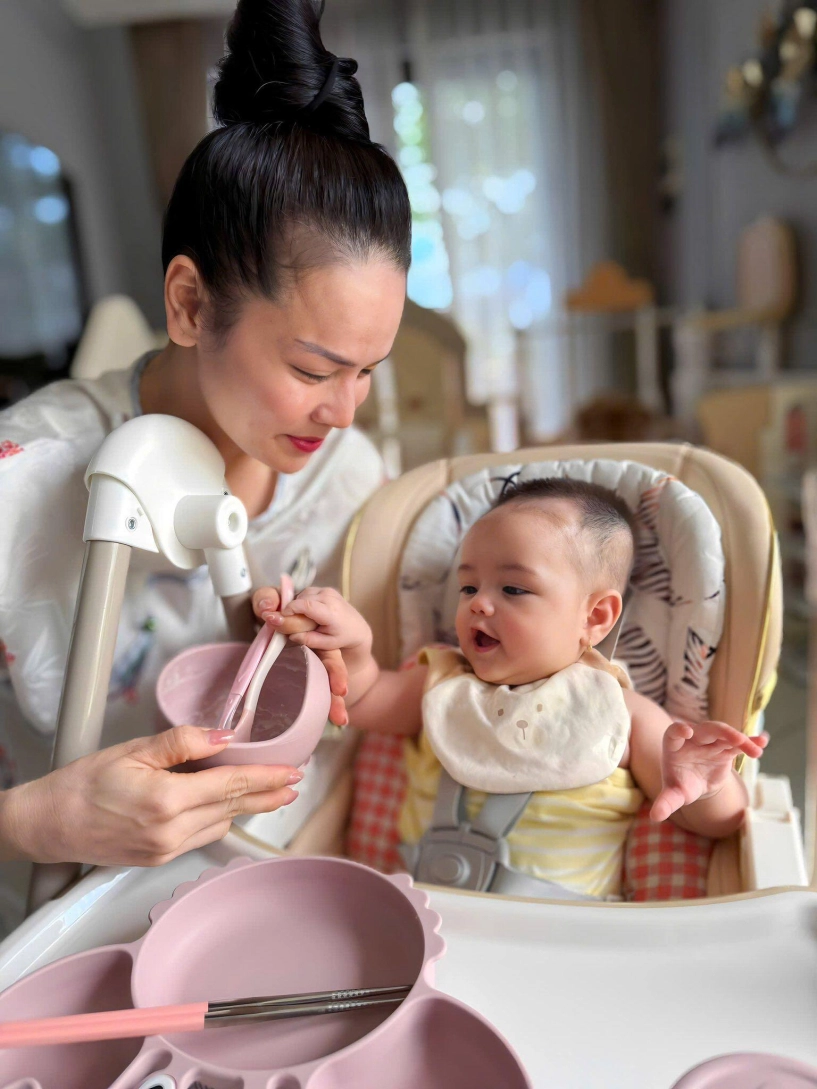 Nhật kim anh khoe khoảnh khắc hạnh phúc bên 2 con quý tử đối xử dịu dàng với em gái chung nửa huyết thống - 7