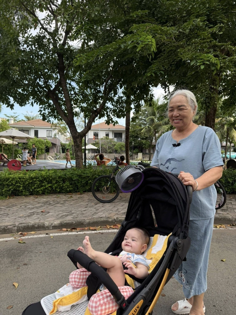 Nhật kim anh khoe khoảnh khắc hạnh phúc bên 2 con quý tử đối xử dịu dàng với em gái chung nửa huyết thống - 8