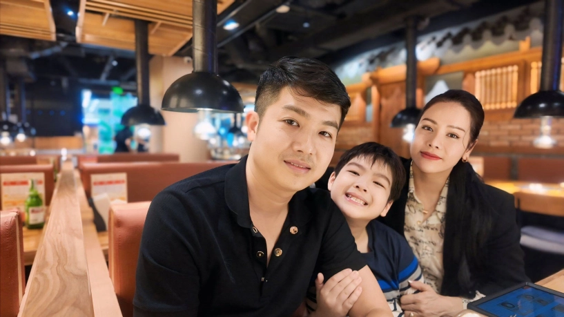 Nhật kim anh khoe khoảnh khắc hạnh phúc bên 2 con quý tử đối xử dịu dàng với em gái chung nửa huyết thống - 9