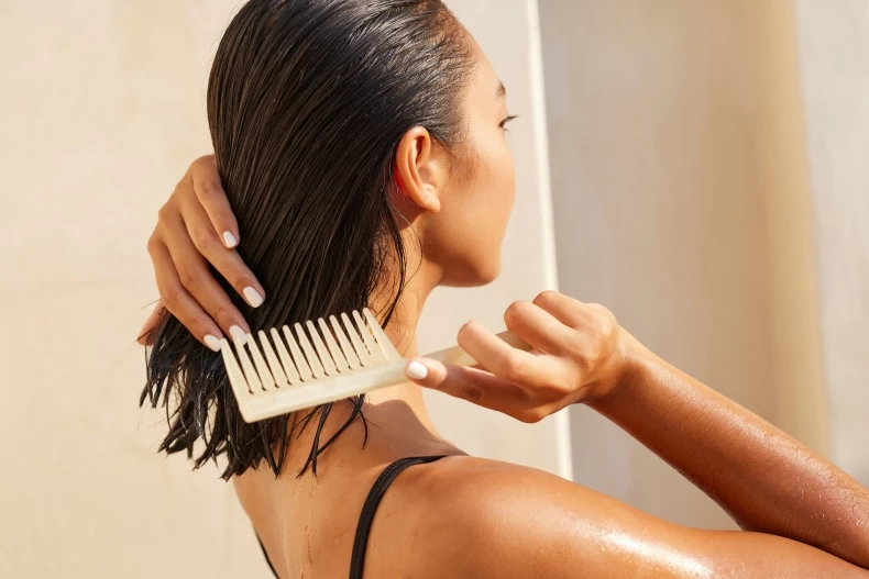 Nhổ tóc không làm giảm đi lượng tóc bạc chị em áp dụng 4 mẹo sau để tóc đen nhánh và bóng khỏe - 5